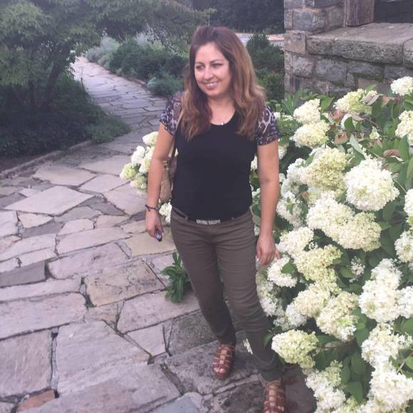 Meet your Posher, Miriam - Picture 1 of 1